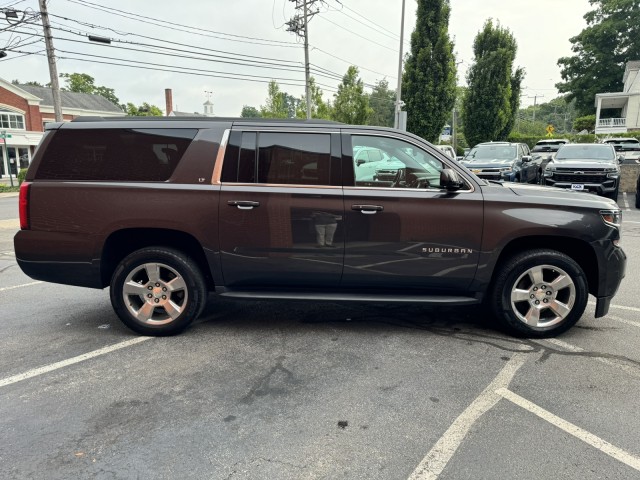 2018 Chevrolet Suburban LT LUX with Center Row Buckets 6