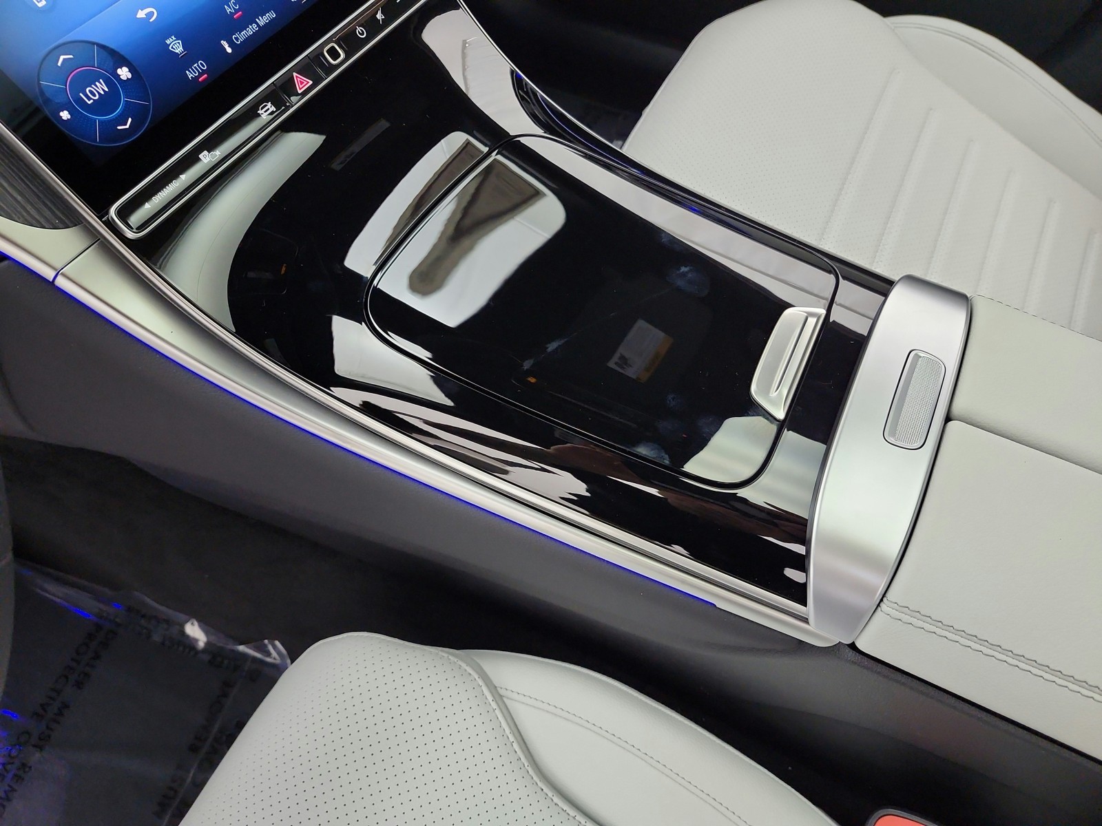 New 2027 Verde Silver Metallic Mercedes-Benz GLC 300 SUV image 9