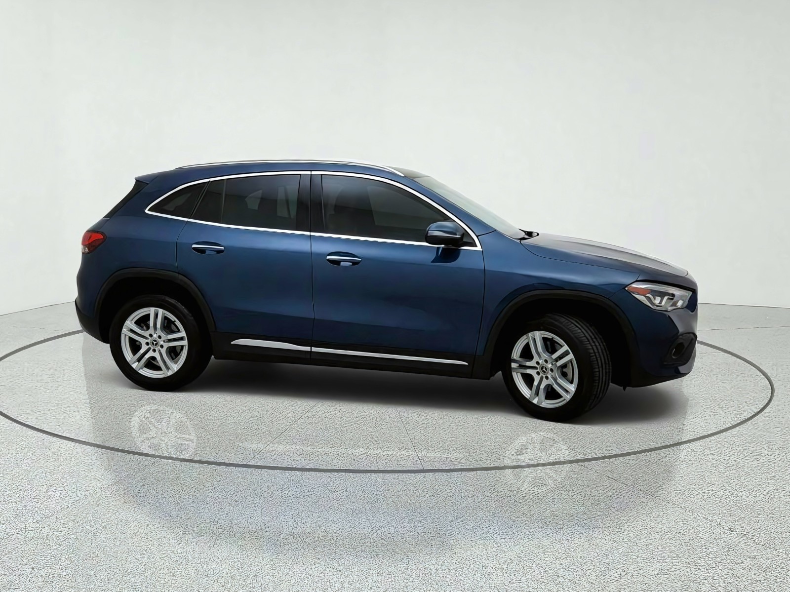Used 2021 Denim Blue Metallic Mercedes-Benz GLA 250 image 6