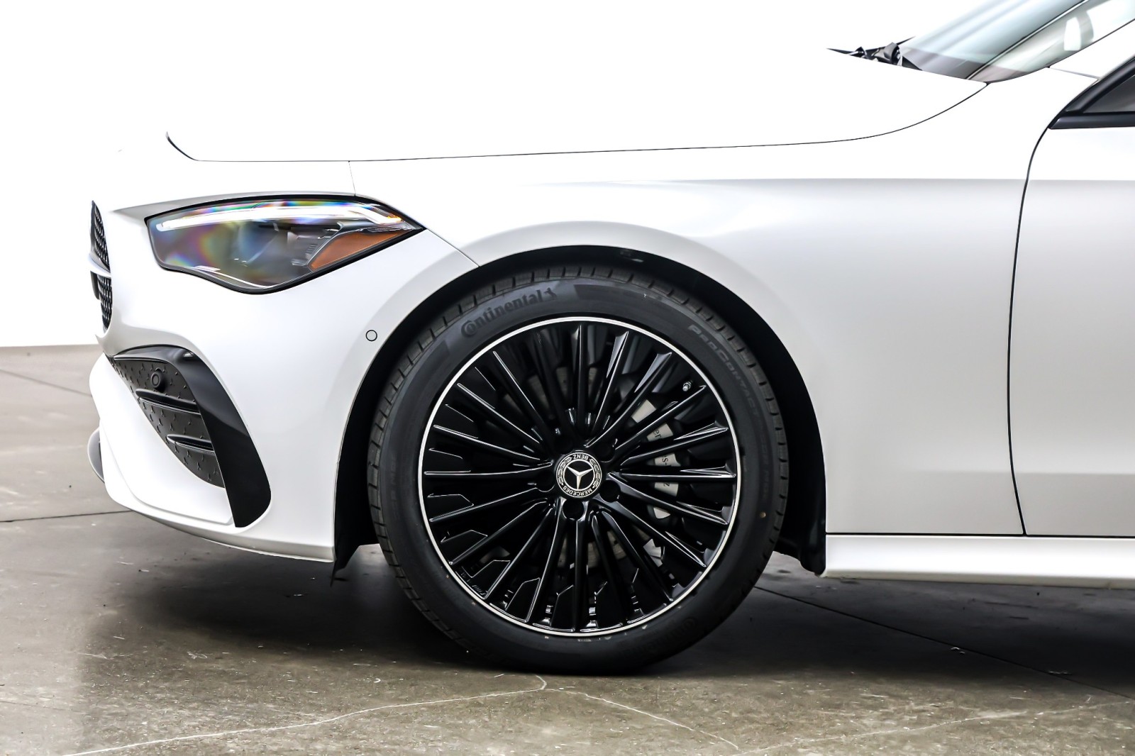 New 2026 Polar White Mercedes-Benz CLE 300 image 10