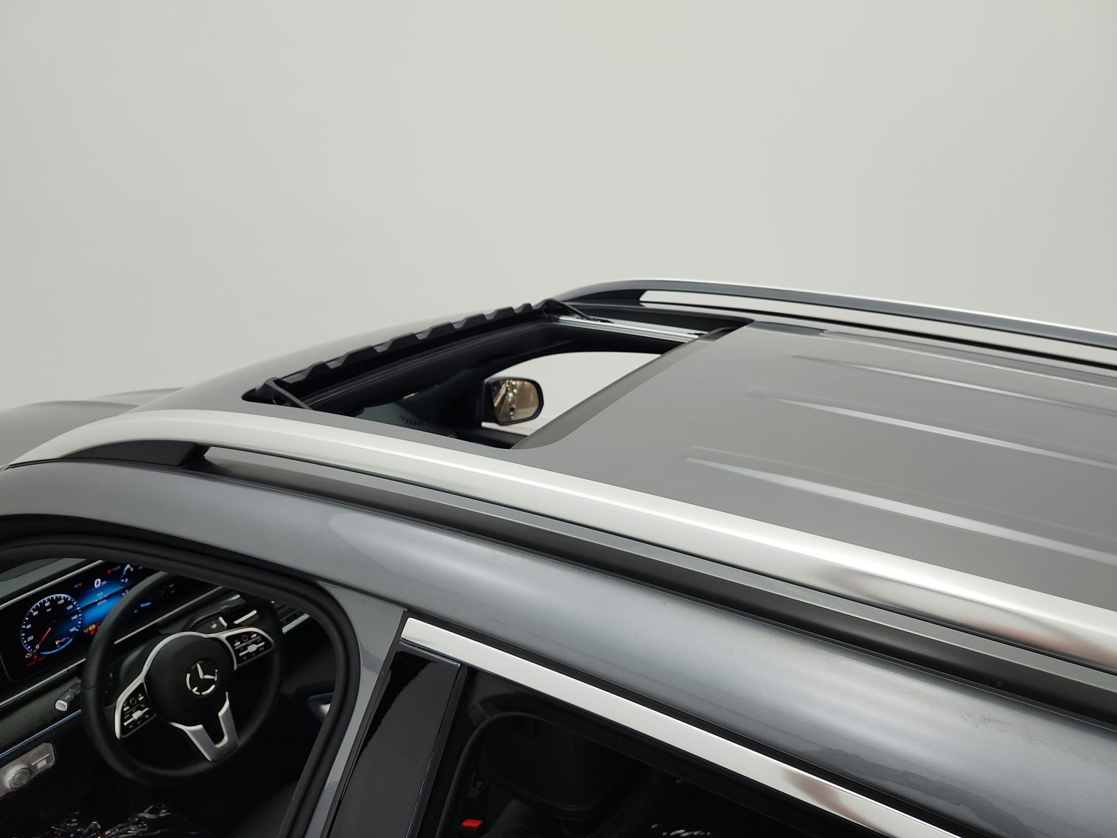Used 2023 Selenite Grey Metallic Mercedes-Benz GLE 350 SUV image 11