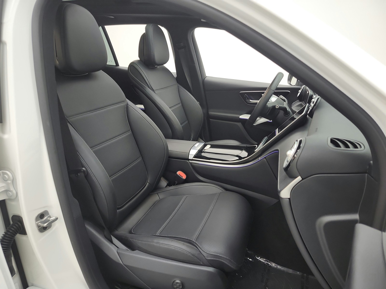 Certified Used 2025 Polar White Mercedes-Benz GLC 300 SUV image 21