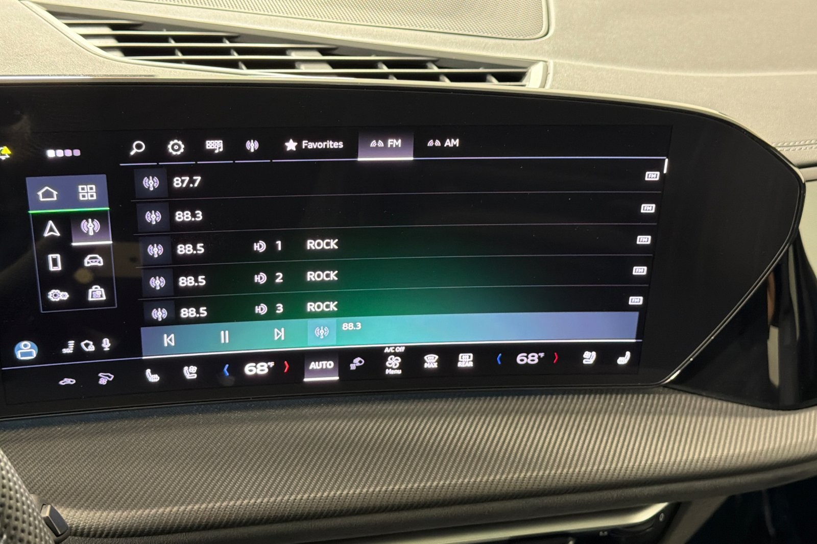 Used 2025 Tambora Gray Metallic Audi Premium Plus 3.0 TFSI quattro image 17