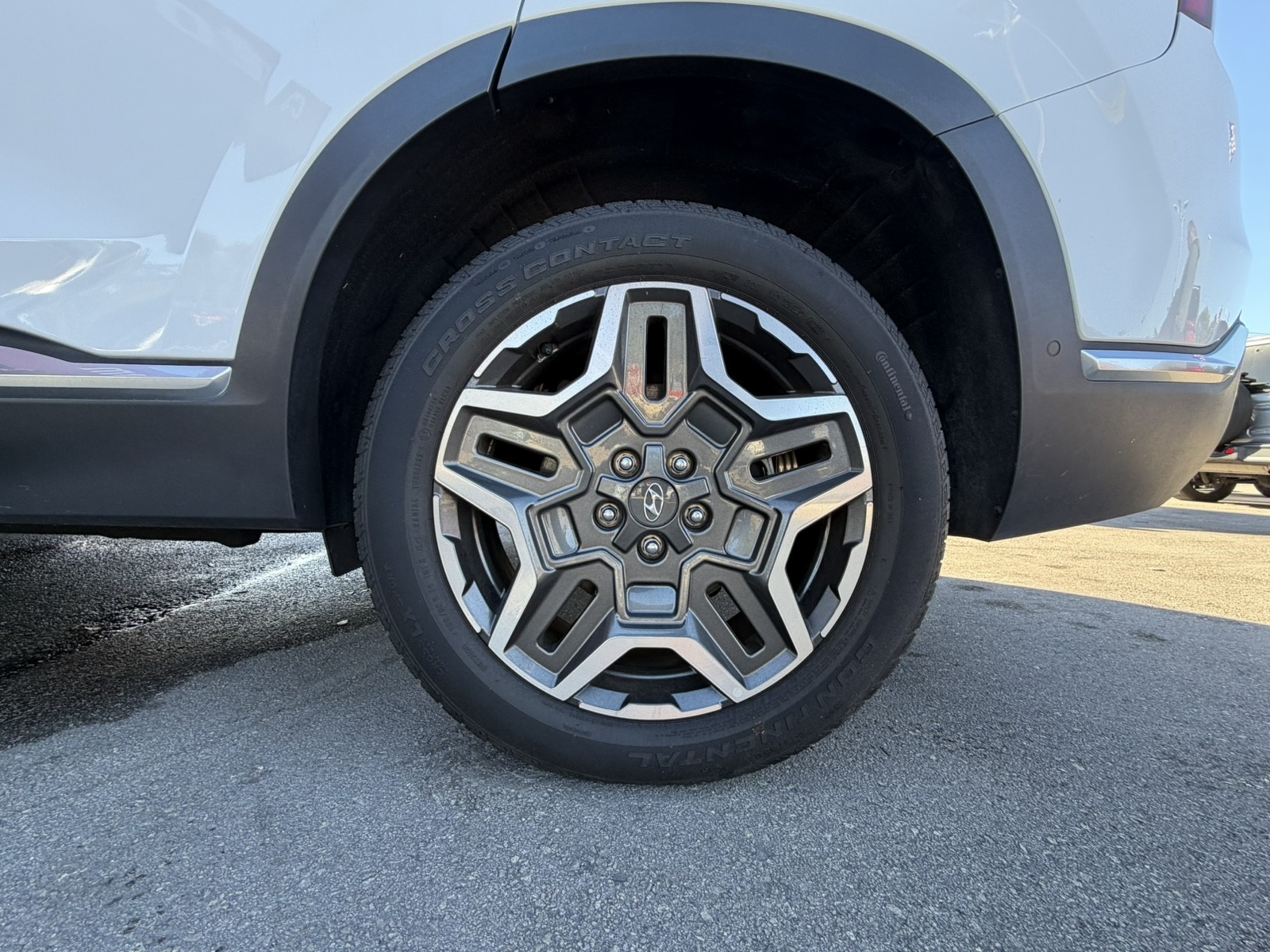 2023 Hyundai Santa Fe - $22,588