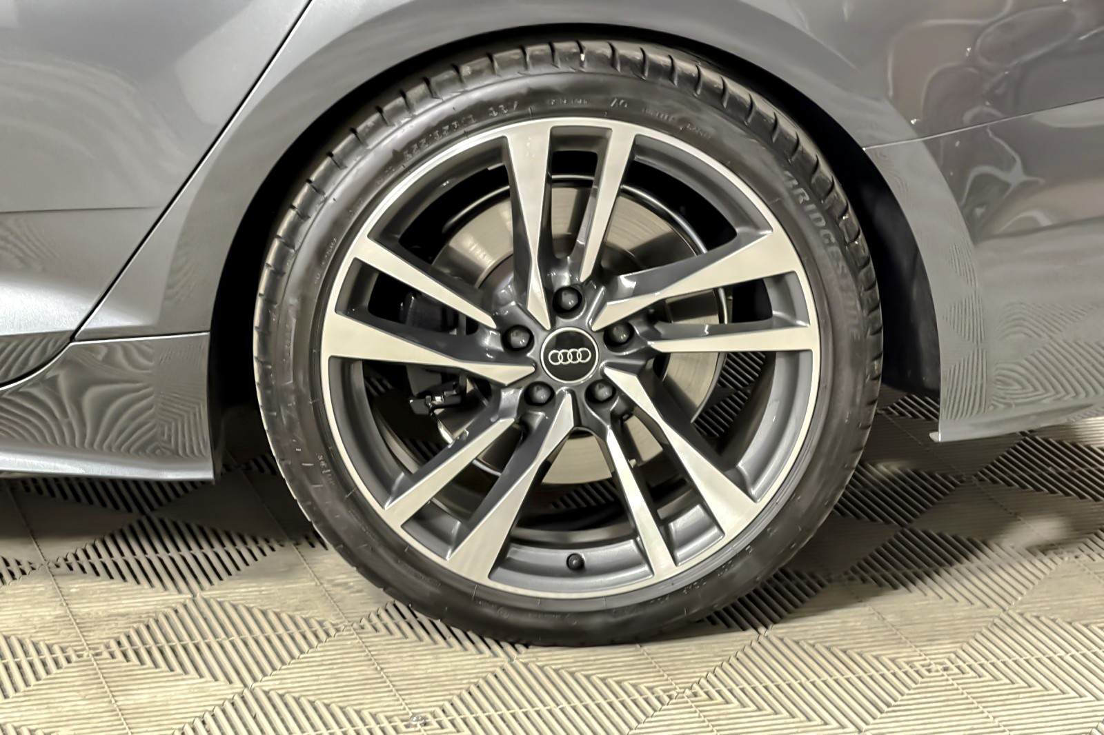 Used 2023 Daytona Gray Pearl Effect Audi Premium Plus 3.0 TFSI quattro image 25