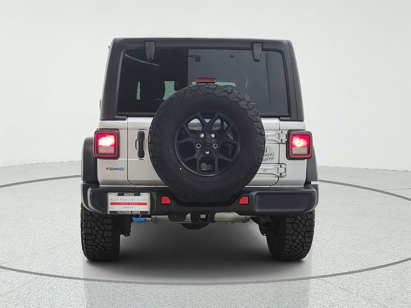 Used 2024 Silver Zynith Clearcoat Jeep Sport S image 6