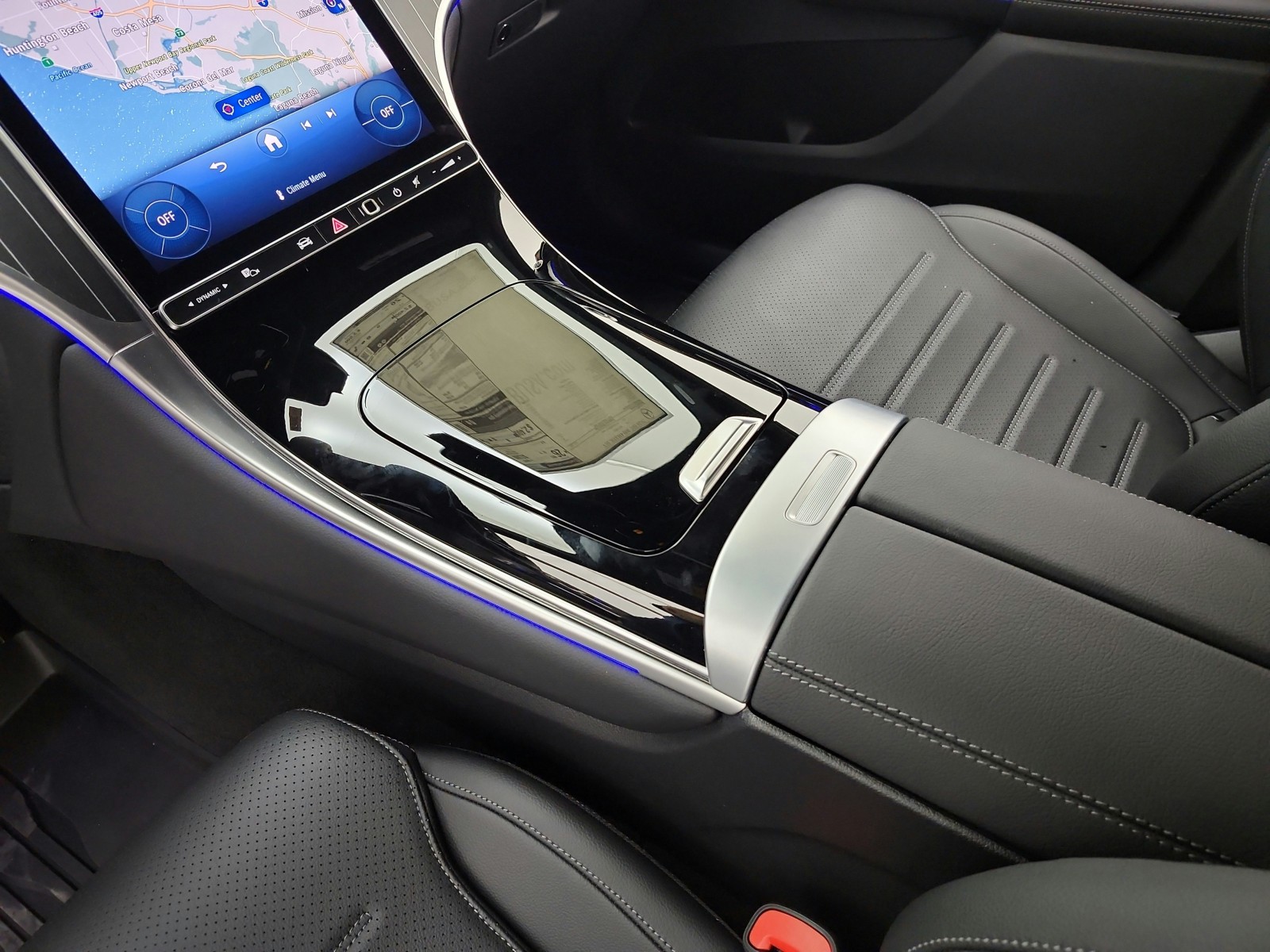 New 2026 MANUFAKTUR Graphite Grey Magno Mercedes-Benz GLC 300 4MATIC® SUV image 10