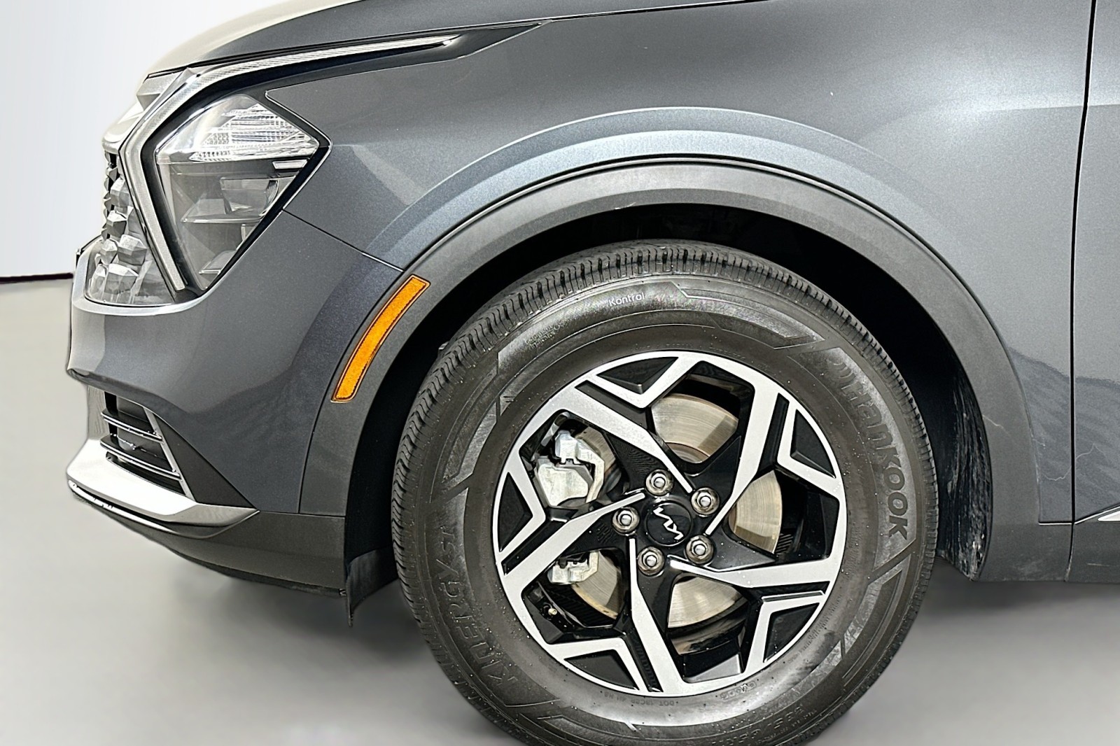 Used 2023 Gravity Gray Kia LX image 12