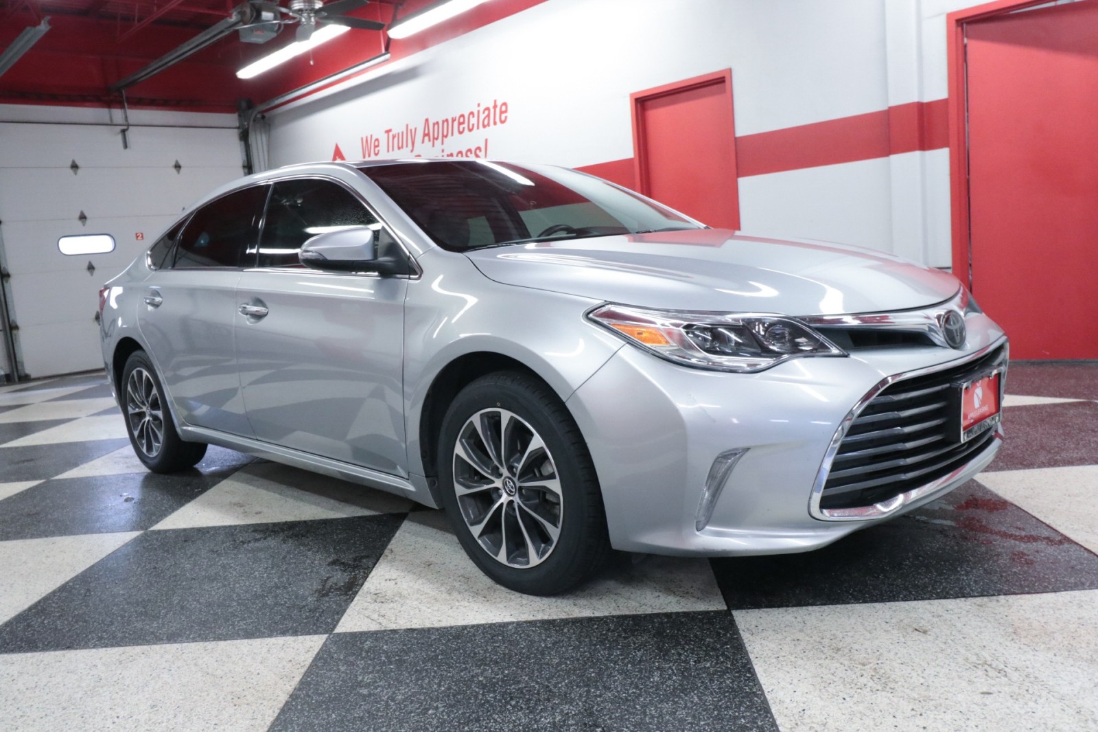 Used Car 2018 Toyota Avalon  Xle Premium For Sale Under $25,000 In Austin, Texas