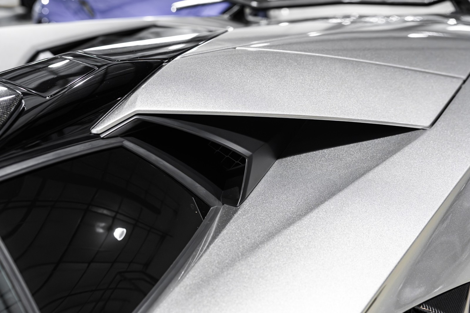 Used Car 2014 Lamborghini Aventador  Roadster - Grigio Antares Metallic - Transparent Engine Bonnet - Sensonum Sound System For Sale Under $440,000 In Boerne, Texas
