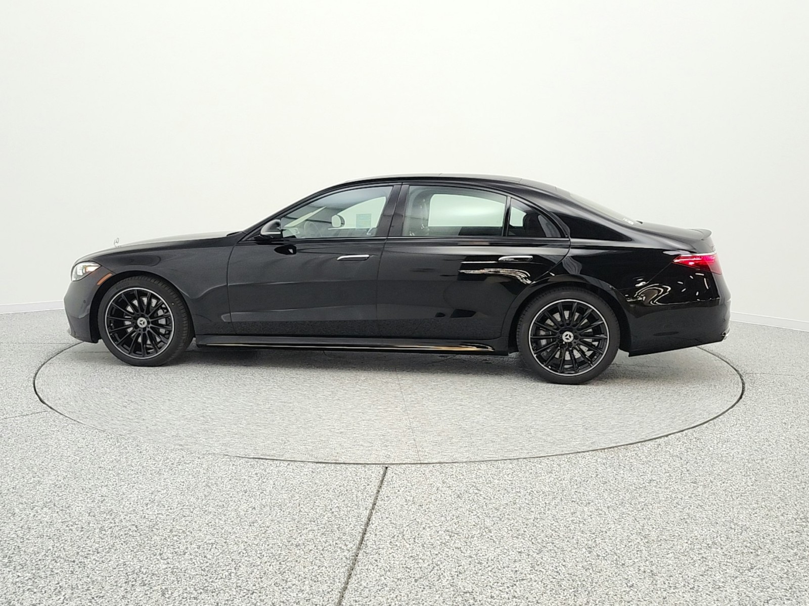 New 2026 Black Mercedes-Benz S 500 image 8