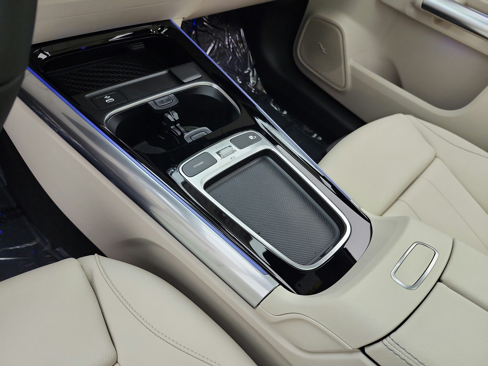 New 2026 Mountain Grey Metallic Mercedes-Benz GLA 250 image 10