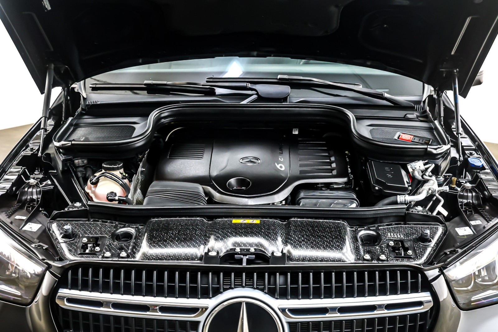 Certified Used 2024 Obsidian Black Metallic Mercedes-Benz GLE 450 4MATIC® SUV image 13