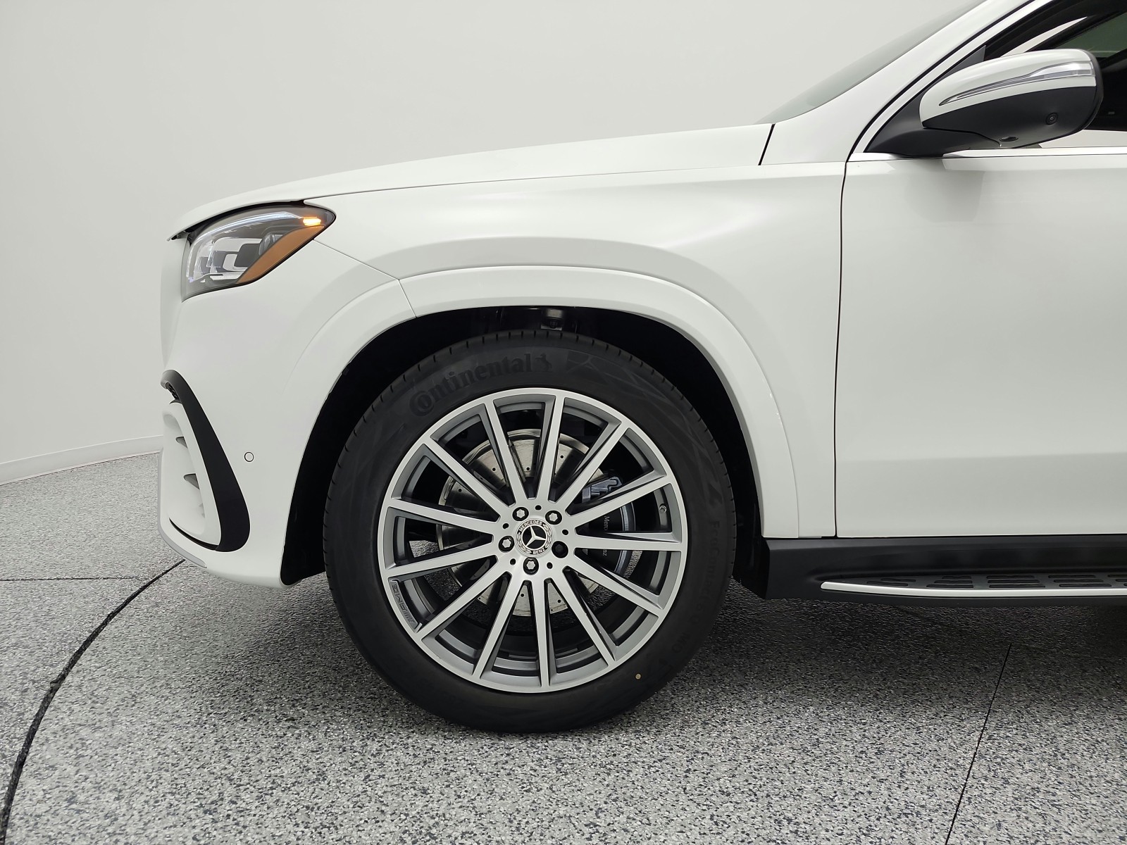 New 2026 Polar White Mercedes-Benz GLS 580 4MATIC® SUV image 13