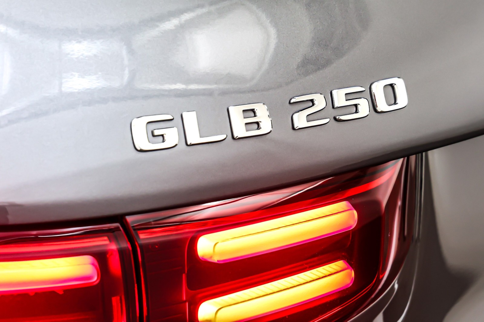 New 2026 Mountain Grey Metallic Mercedes-Benz GLB 250 image 9