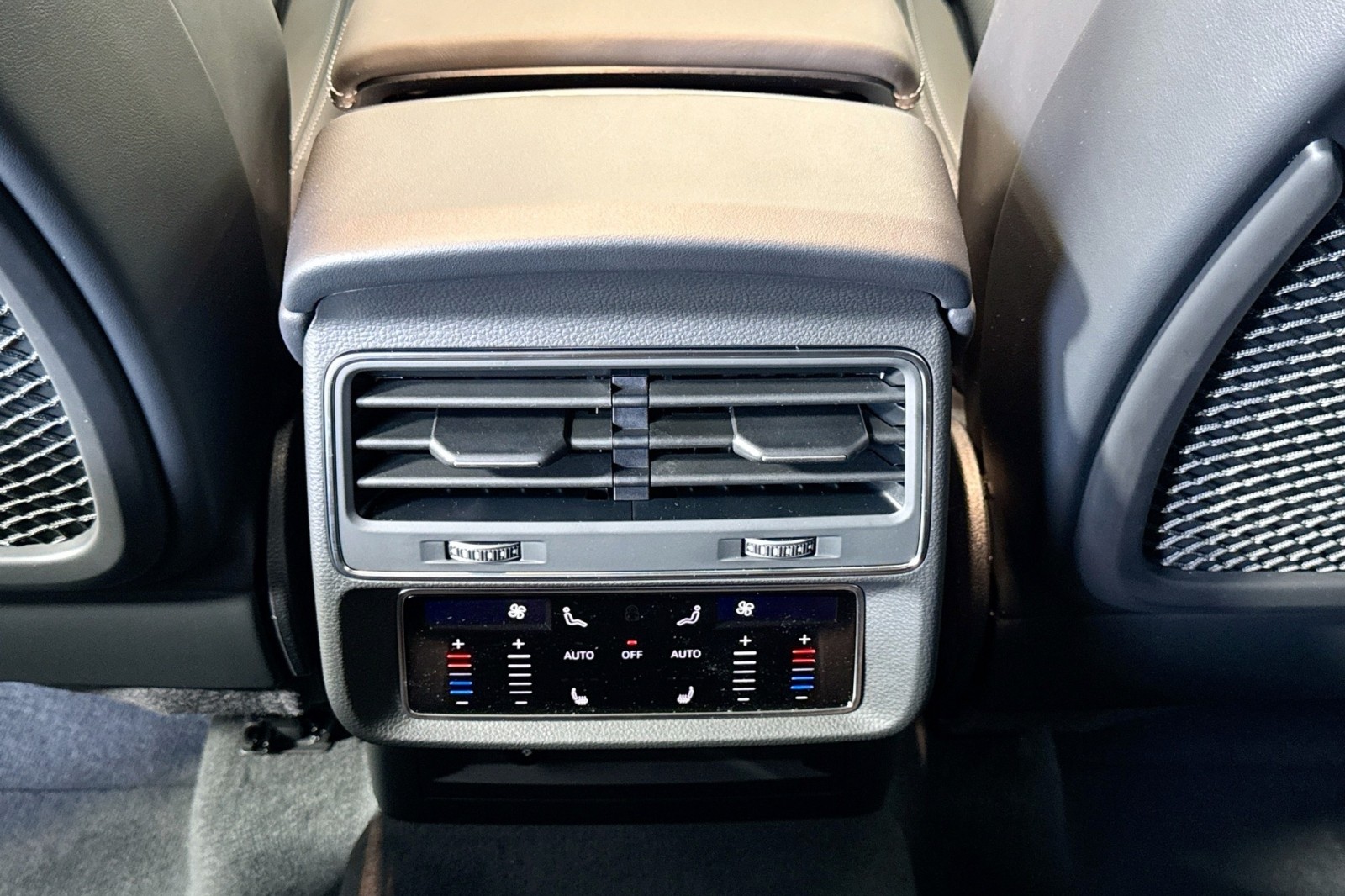 New 2026 Glacier White Metallic Audi Premium Plus quattro image 22