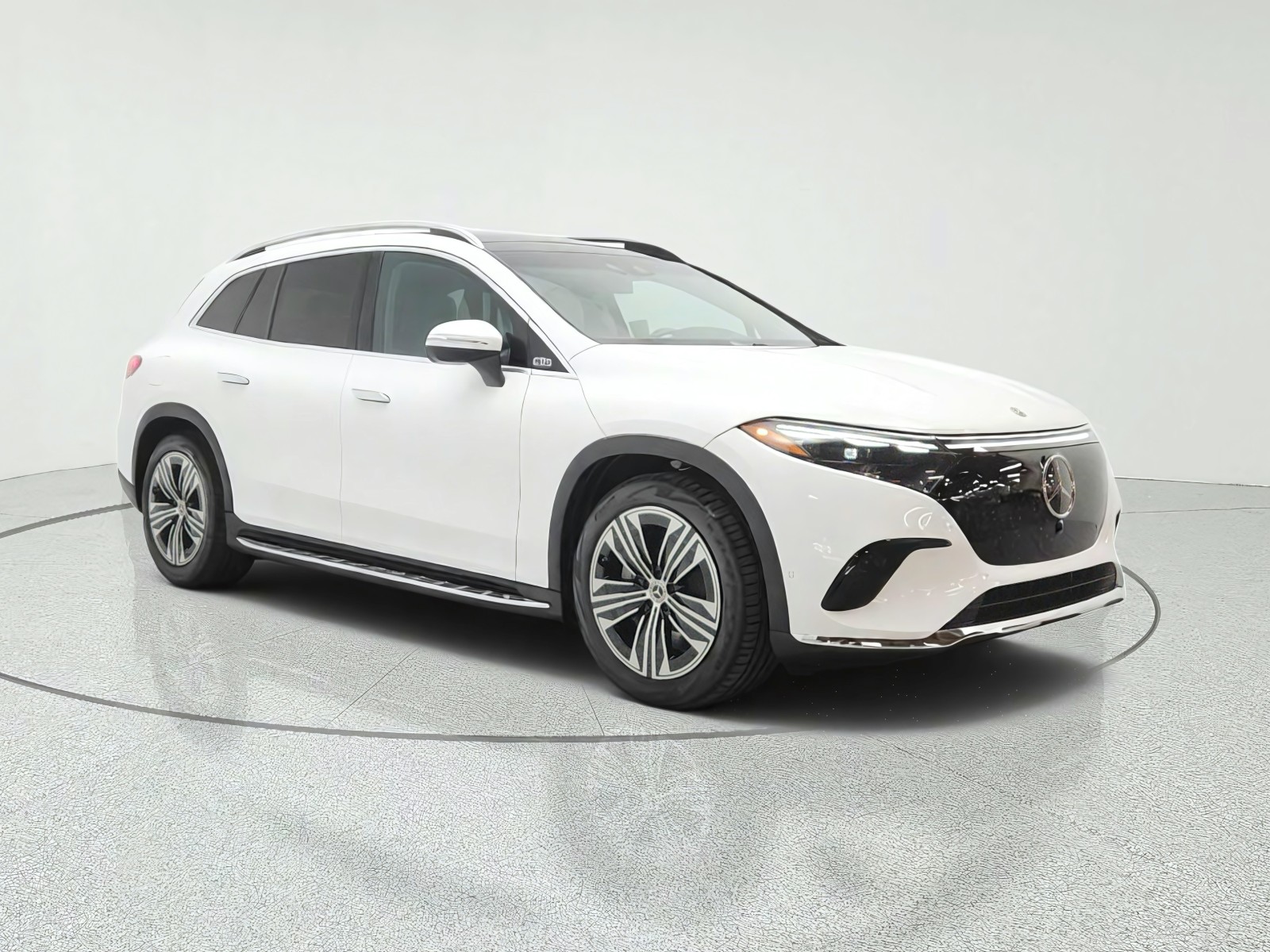 New 2027 Polar White Mercedes-Benz EQS 400 4MATIC® SUV image 3