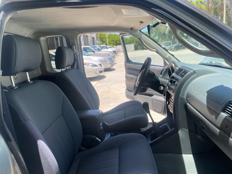 2002 Nissan Frontier 2WD XE XCAB 5 SPD AC 4 CYL in ,