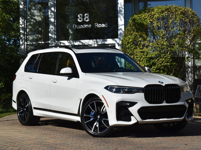 2021 BMW X7 M Sport Executive Pkg. Luxury Seating Pano Moonroo 3