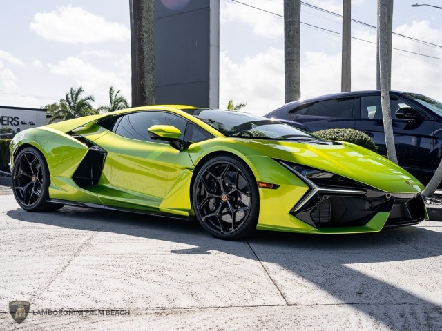 Lamborghini Revuelto