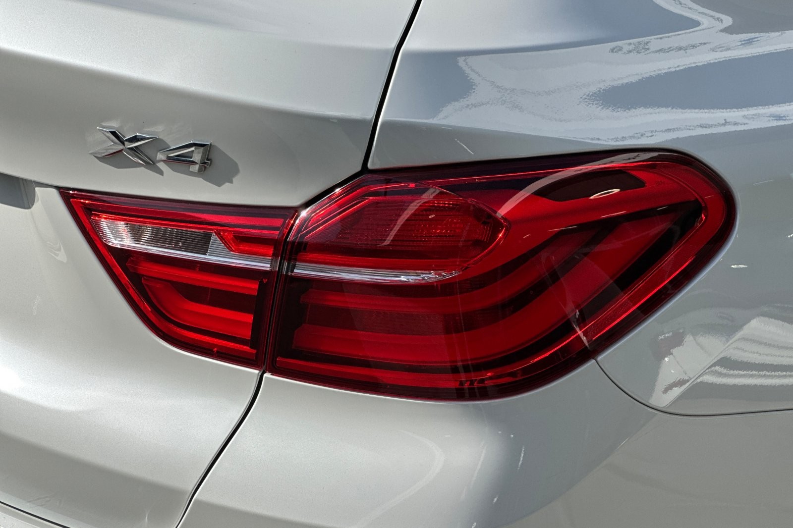 Used 2015 Mineral White Metallic BMW xDrive28i image 27