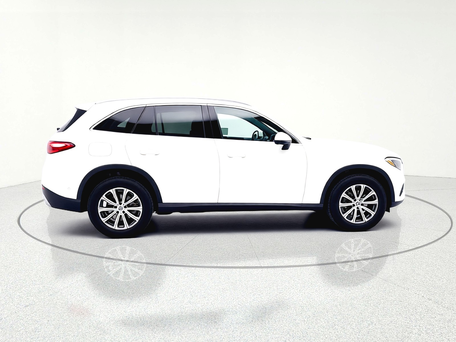 New 2026 Polar White Mercedes-Benz GLC 300 image 4