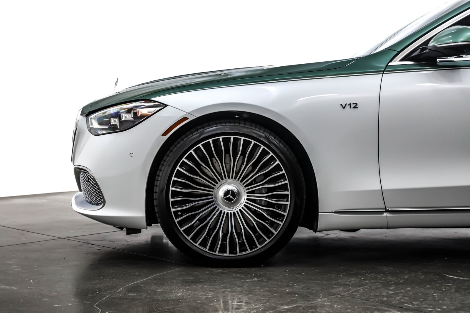 Used 2026 MOONLIGHT WHITE META Mercedes-Benz Maybach S 680 image 12