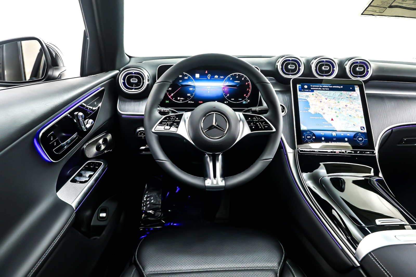 New 2026 Black Mercedes-Benz GLC 300 SUV image 4