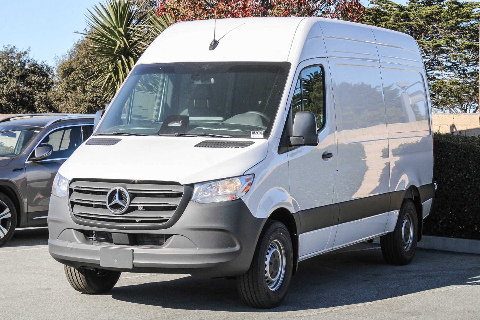 Sprinter Cargo Van 2500 w/144-Inch Wheelbase