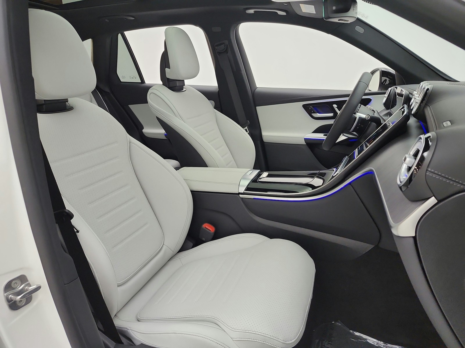 New 2027 Polar White Mercedes-Benz GLC 300 SUV image 14