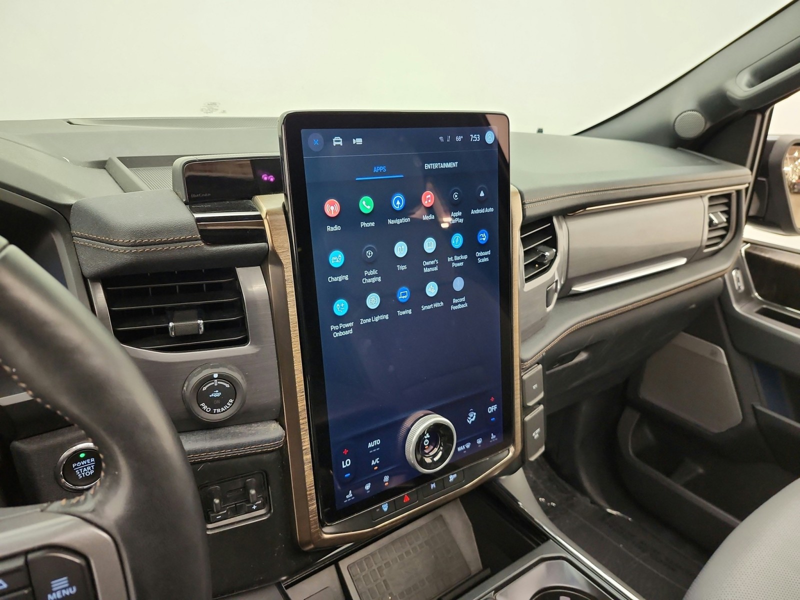 Used 2022 Agate Black Metallic Ford LARIAT image 14