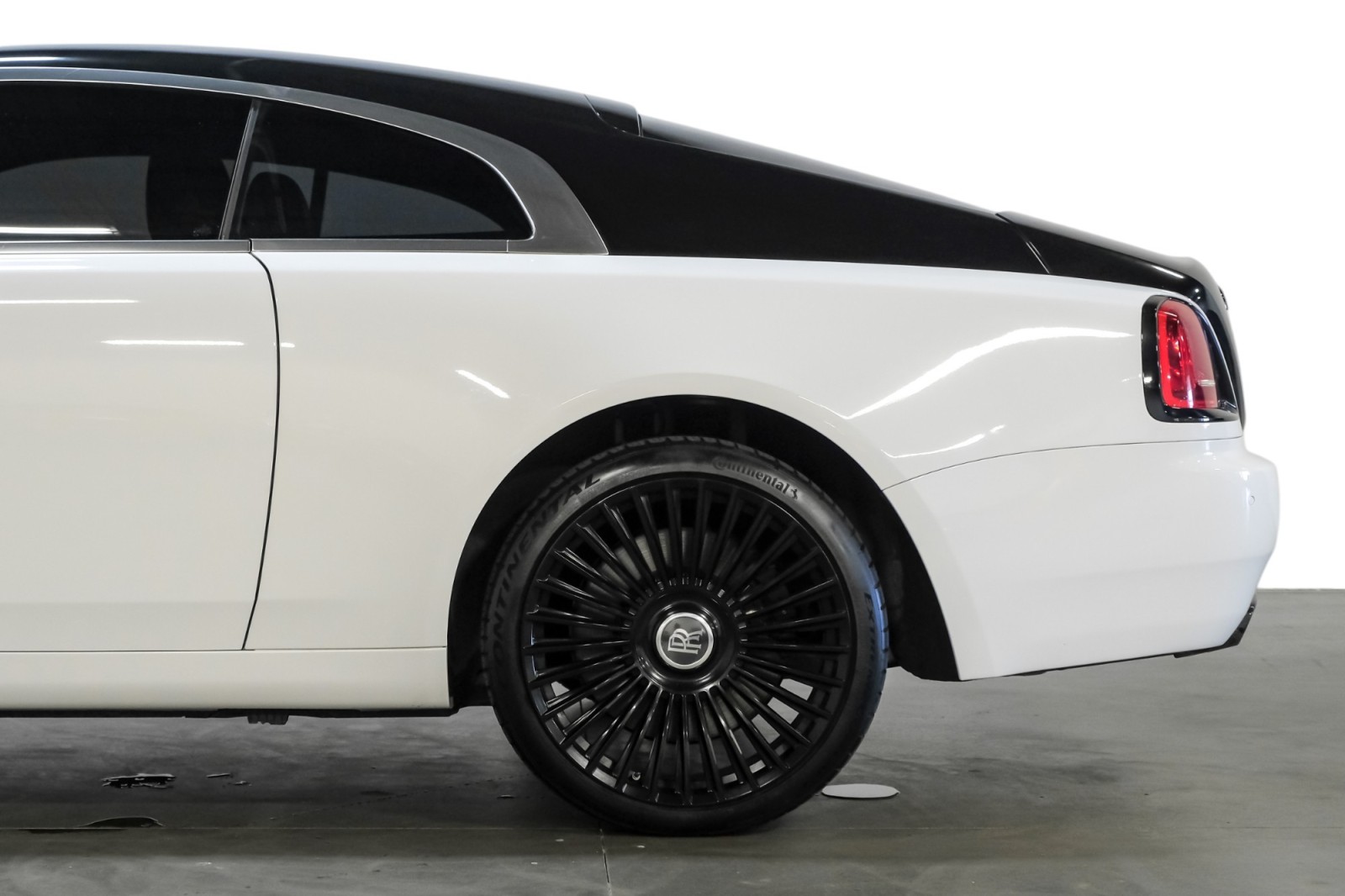 2016 Rolls-Royce Wraith StarlightHeadliner ACSeats CustomAlloys Piping RRMonogram 11