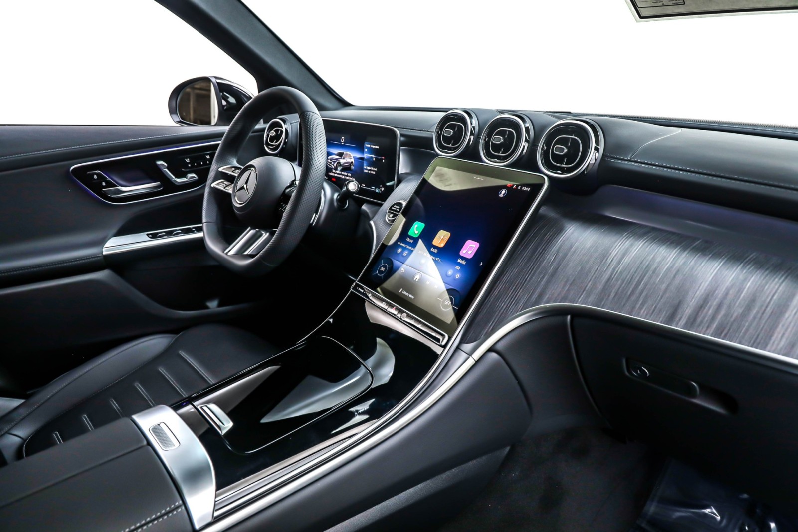 New 2026 Polar White Mercedes-Benz GLC 300 image 5