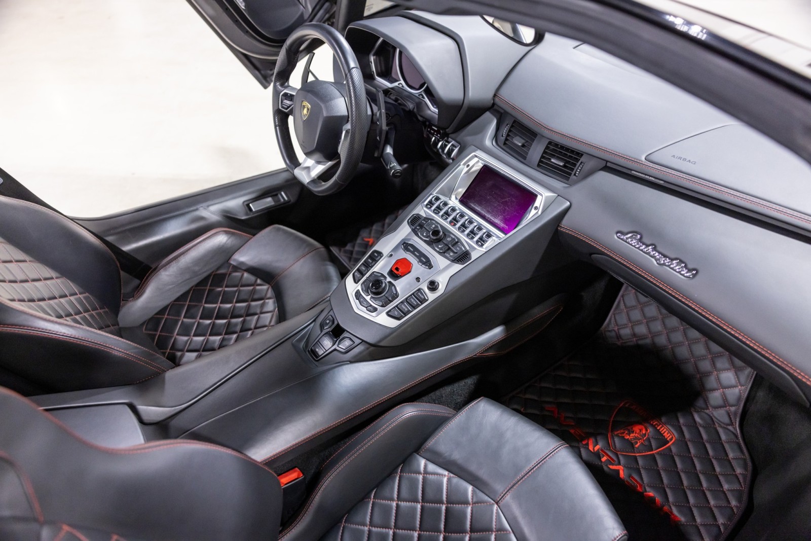 2015 Lamborghini Aventador Roadster LP 700-4 photo 10