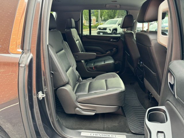 2018 Chevrolet Suburban LT LUX with Center Row Buckets 19