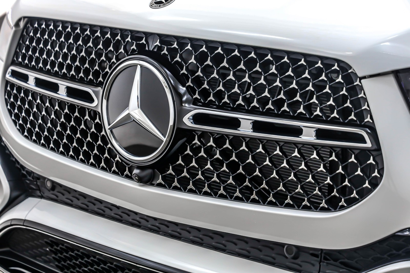 New 2026 Polar White Mercedes-Benz GLE 450 image 13