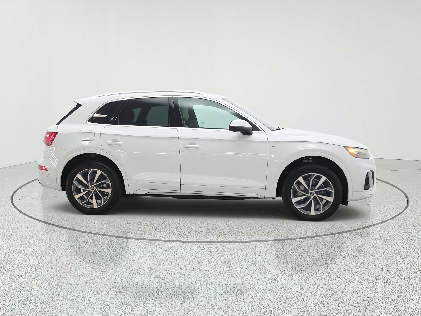 Used 2023 Glacier White Metallic Audi S line Premium image 4