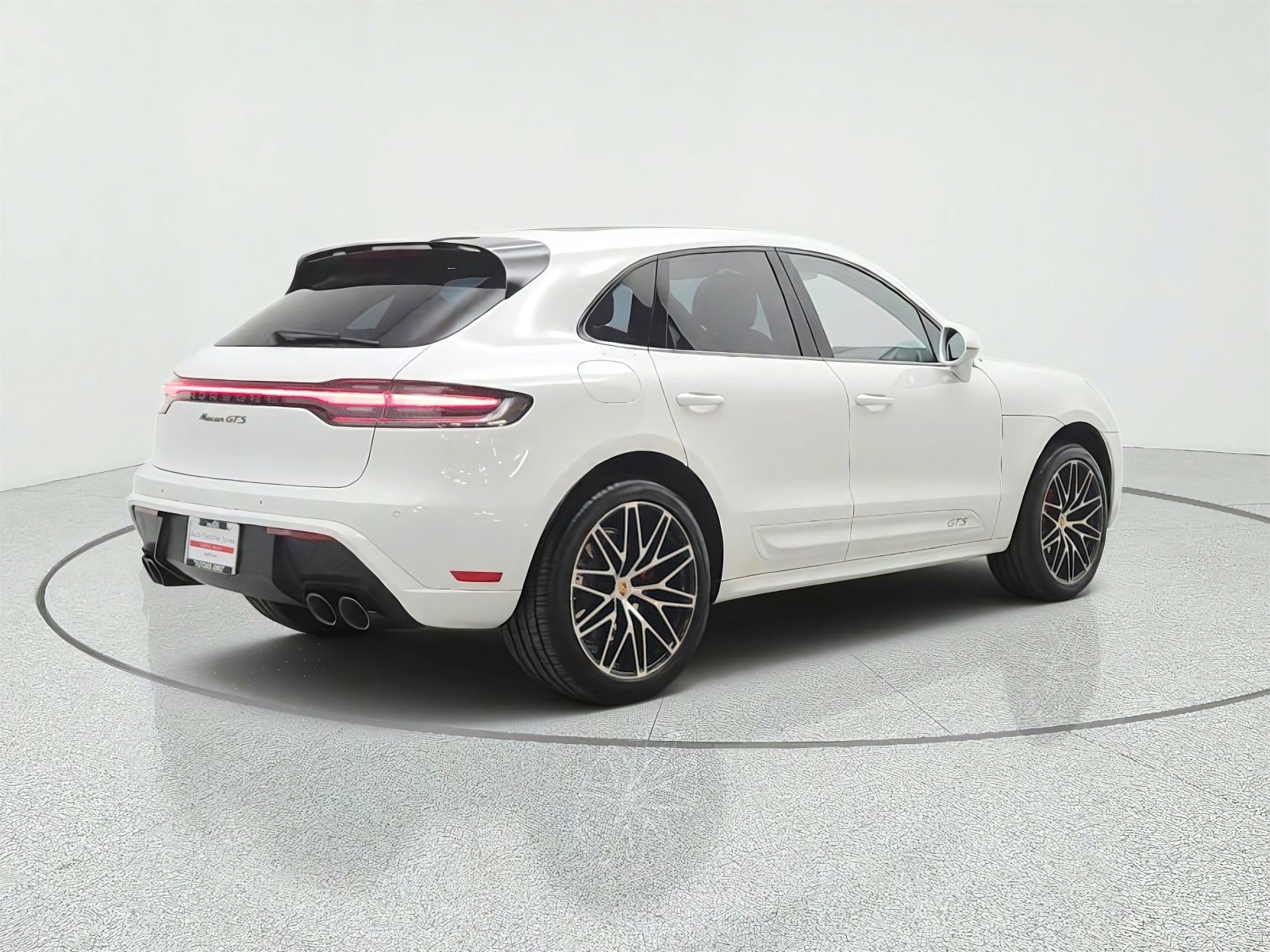 Used 2022 White Porsche GTS AWD image 5