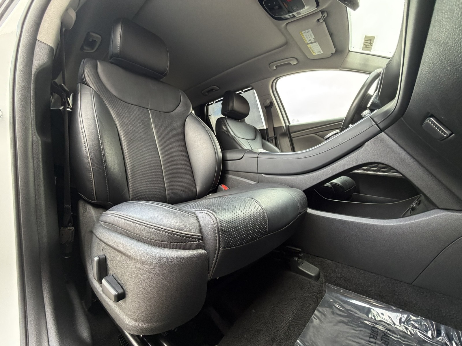 2023 Hyundai Santa Fe - $22,477