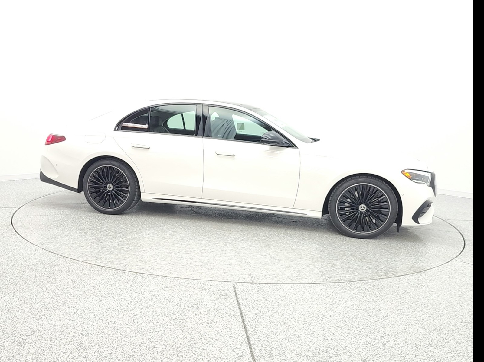New 2026 Polar White Mercedes-Benz E 450 image 4