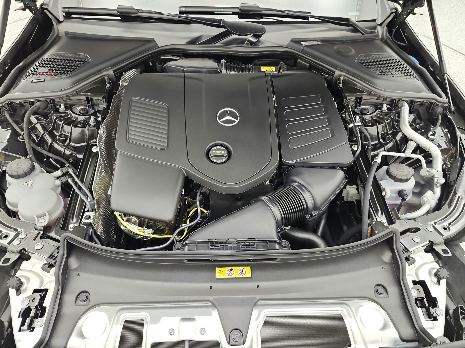 New 2027 Graphite Grey Metallic Mercedes-Benz E 350 RWD Sedan image 12
