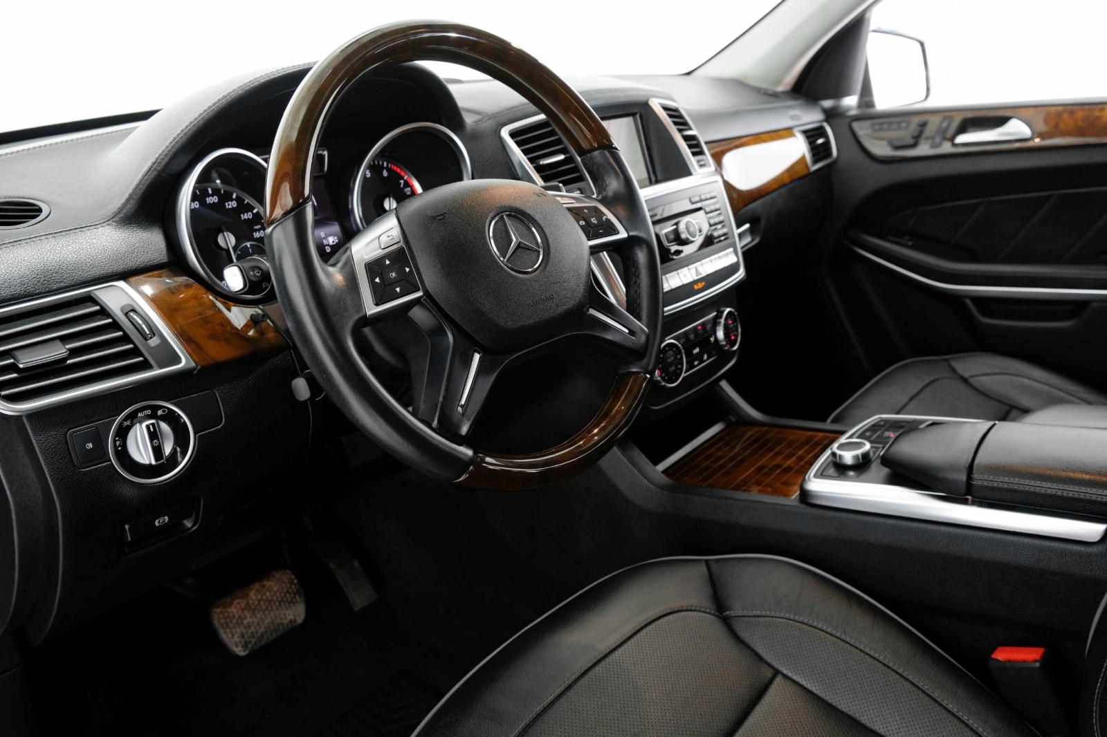 2014 Mercedes-Benz GL550 4MATIC BLIND SPOT ASSIST NAVIGATION SUNROOF LEATHE 16