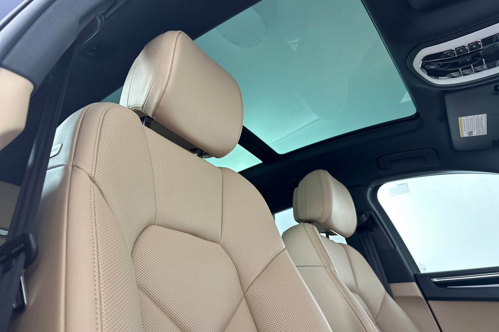 Used 2024 GENETIAN BLUE Porsche  image 16