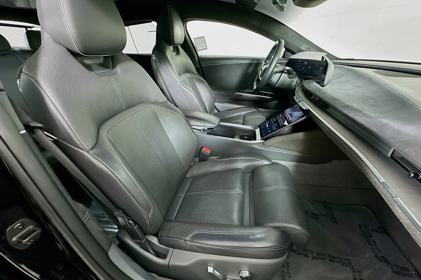 Used 2022 Infinite Black Lucid Grand Touring image 8