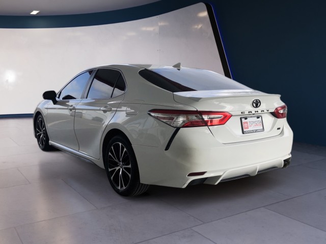 2020 Toyota Camry SE 3