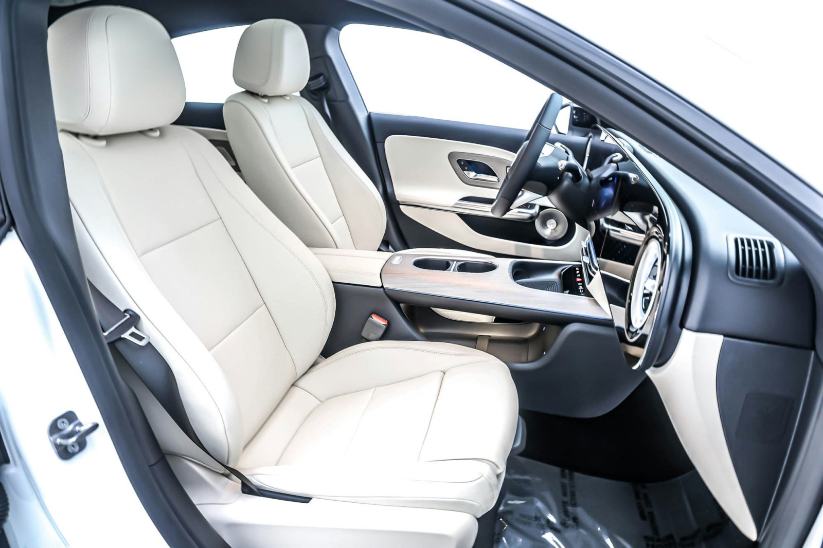 New 2027 Polar White Mercedes-Benz CLA 350 Electric 4MATIC® image 9