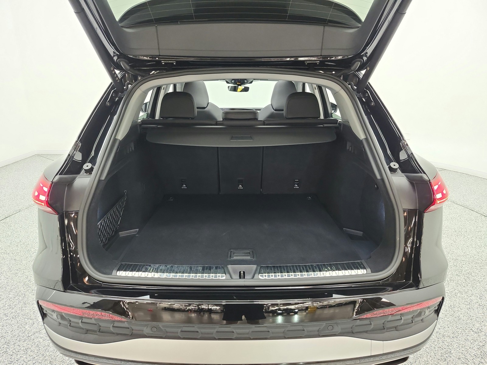 Used 2025 Mythos Black Metallic Audi Premium Plus image 19