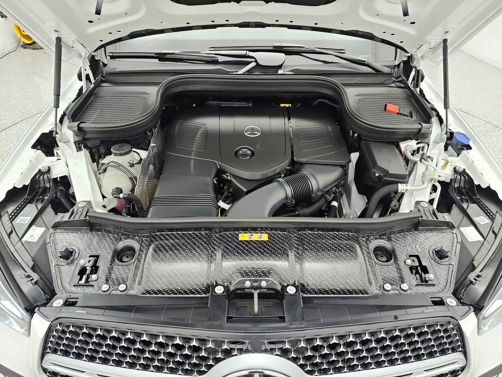 New 2026 Polar White Mercedes-Benz GLE 350 4MATIC® SUV image 12