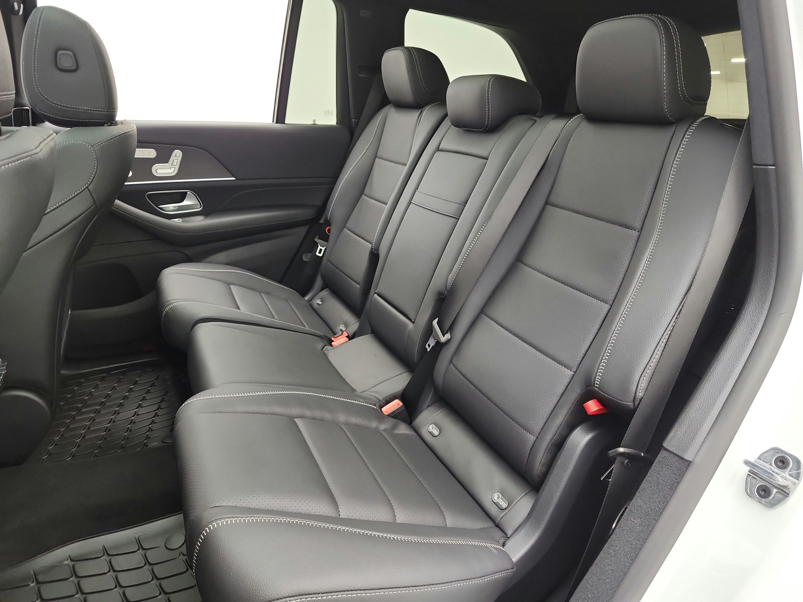 New 2027 Polar White Mercedes-Benz GLS 450 4MATIC® SUV image 11