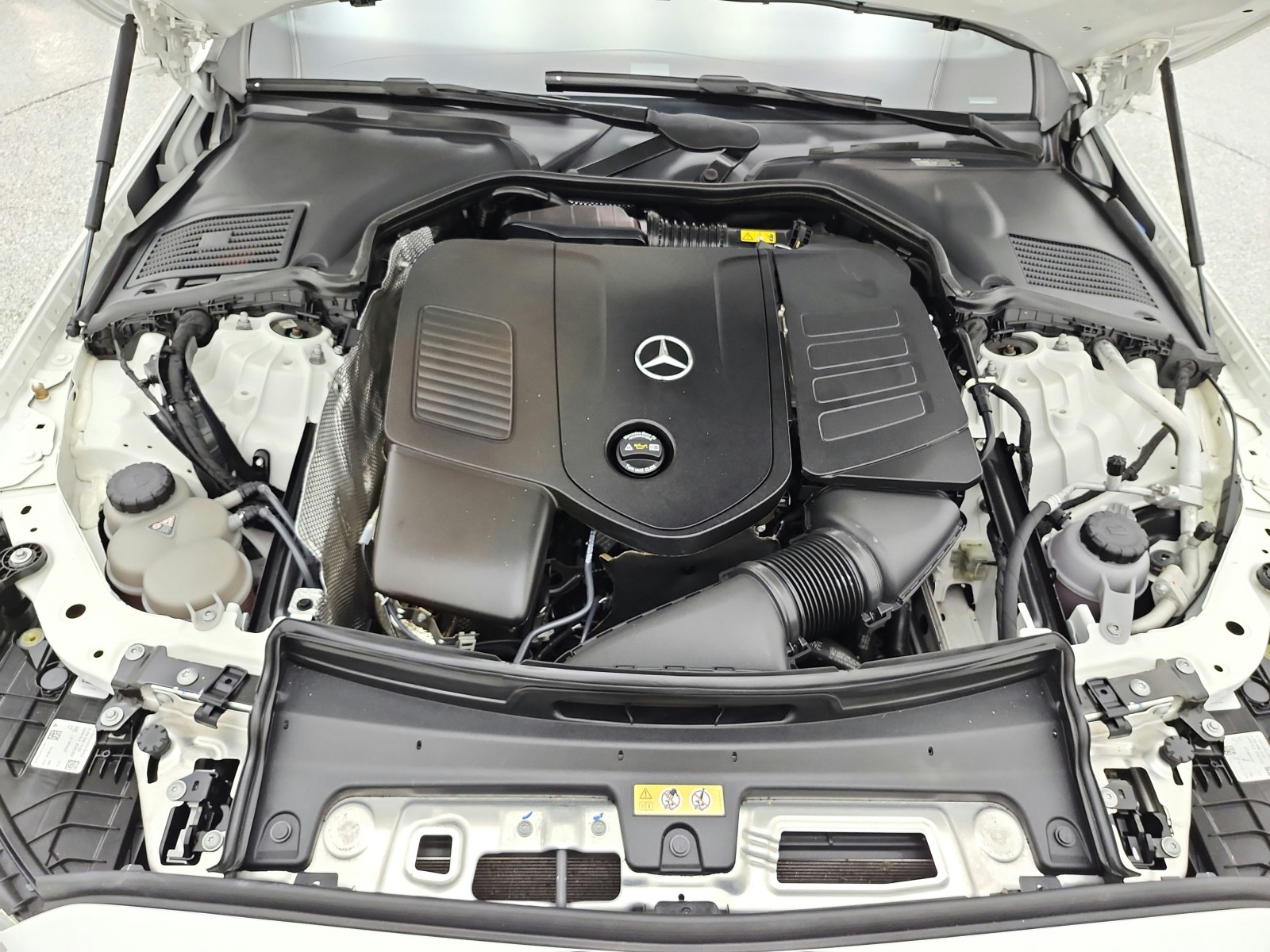 Used 2022 Polar White Mercedes-Benz C 300 Sedan image 17